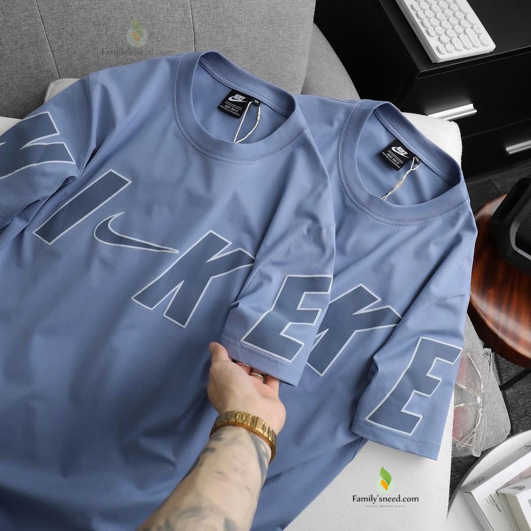 Men's premium Drop shoulder t-shirt.